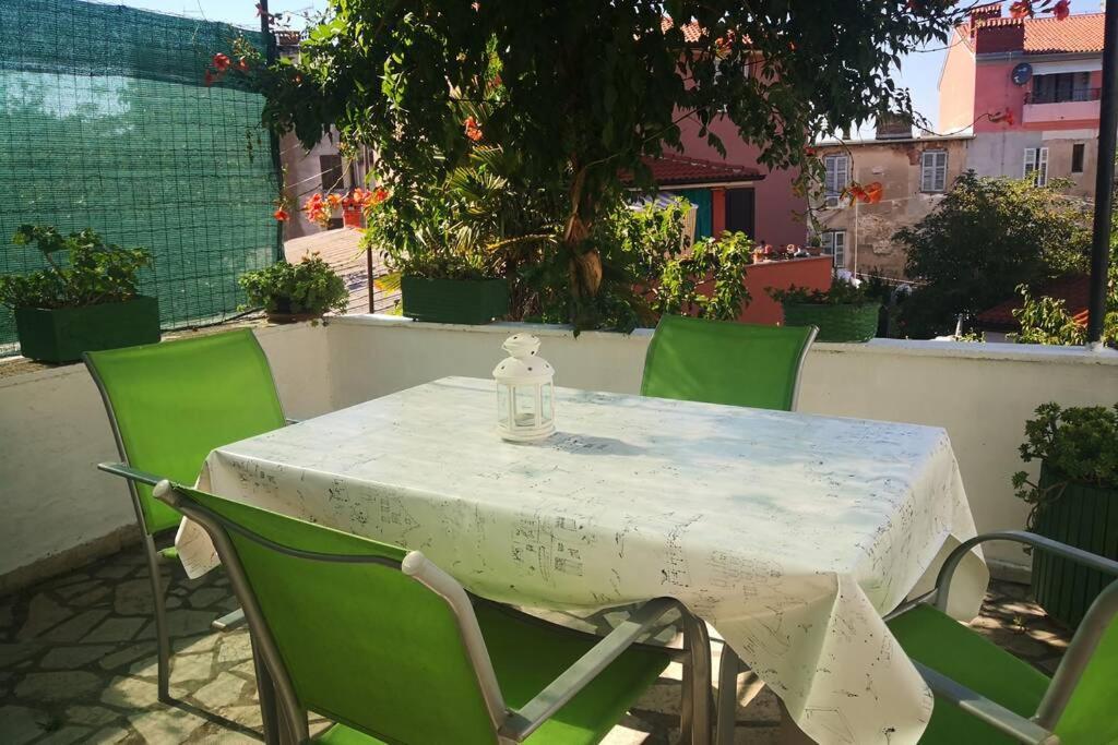 Casa Di Nonna Pina, Kuca U Blizini Arene Apartment Pula Exterior photo